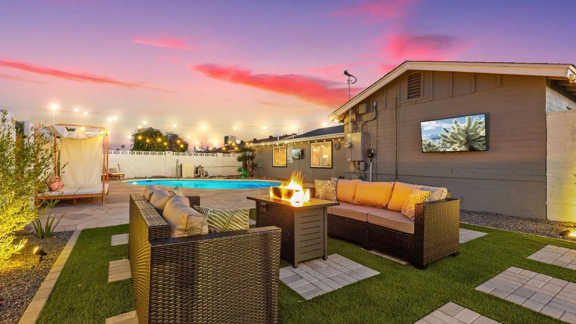 Free Heated Pool Game Room For All To Enjoy スコッツデール