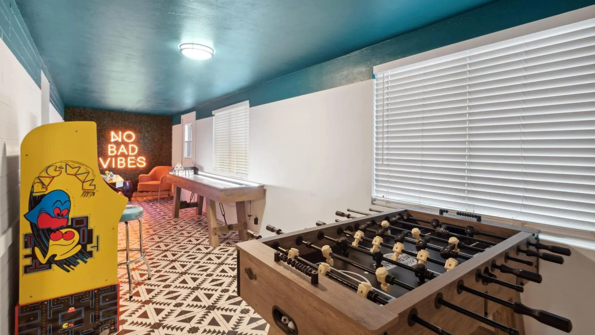 Free Heated Pool Game Room For All To Enjoy スコッツデール 0*,