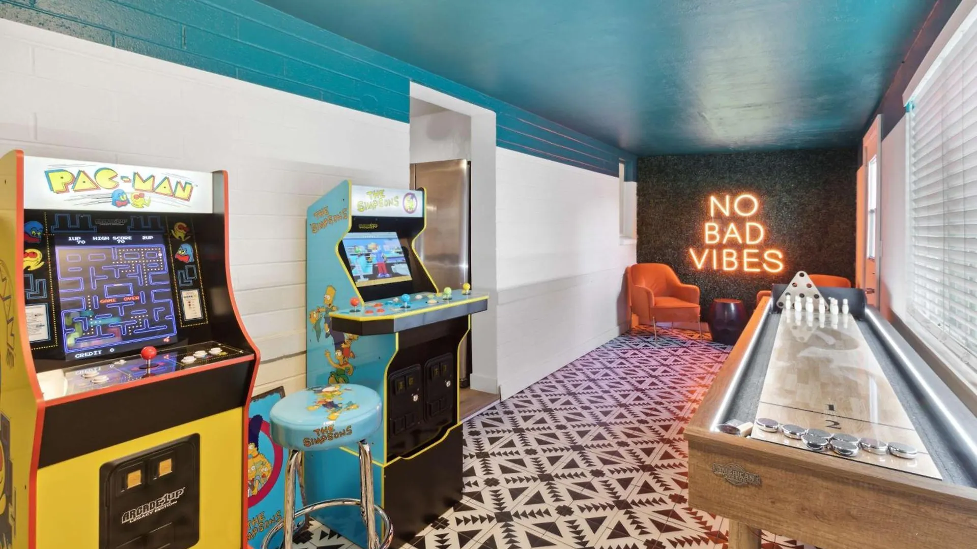 Free Heated Pool Game Room For All To Enjoy 斯科茨